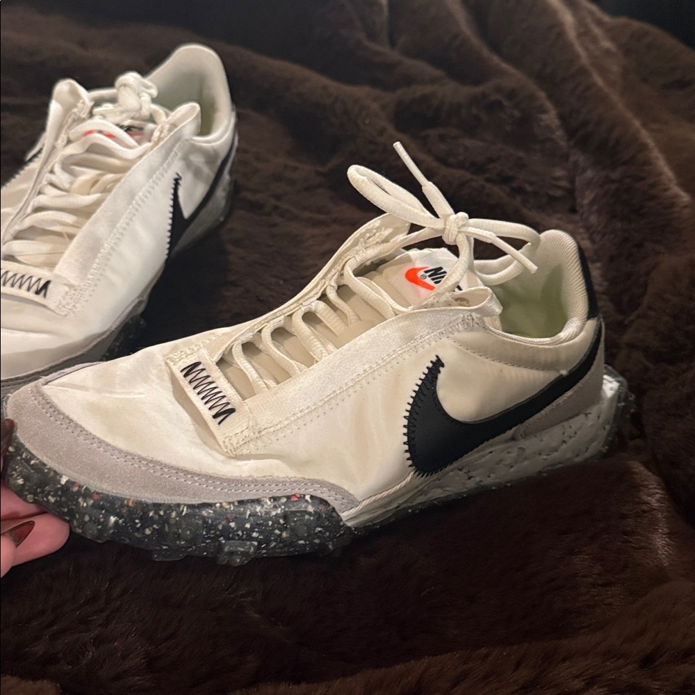 Nike White and Black Trail Sneakers